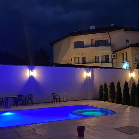 Hotel семеен бонжур 3*