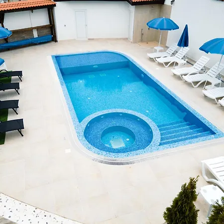 семеен бонжур 3*