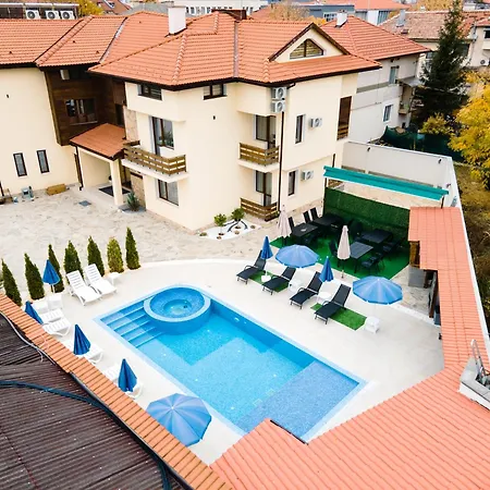 Hotel семеен бонжур