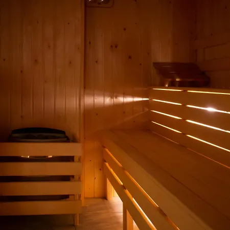 семеен бонжур 酒店 帕纳久里什泰