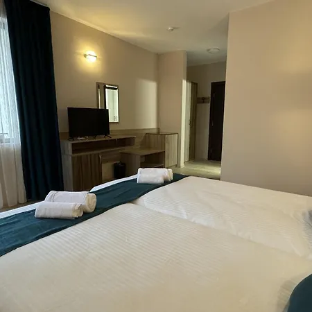 酒店 семеен бонжур