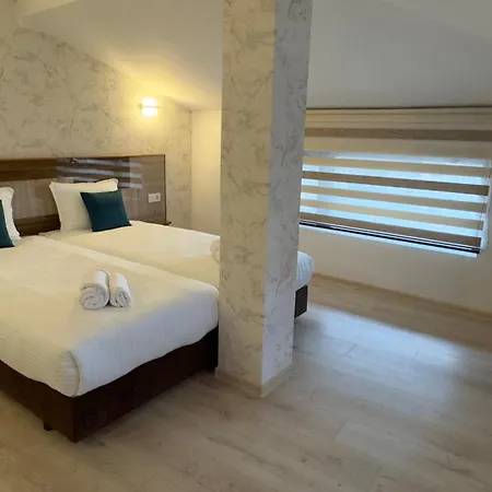 семеен бонжур 帕纳久里什泰